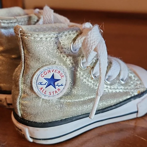 Converse Gold Shimmering Toddler High-Tops Size 3 - Picture 6 of 16